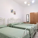 Frande - Con Ampia Piscina E Campo Da Gioco Privato Alessano