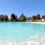 Frande - Con Ampia Piscina E Campo Da Gioco Privato Tatil Evi Alessano