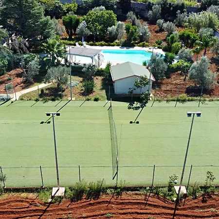 Frande - Con Ampia Piscina E Campo Da Gioco Privato Nyaraló