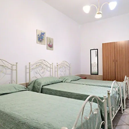 Frande - Con Ampia Piscina E Campo Da Gioco Privato Alessano