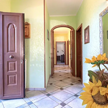 Nyaraló Frande - Con Ampia Piscina E Campo Da Gioco Privato Alessano