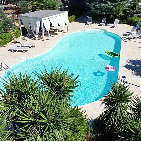 Frande - Con Ampia Piscina E Campo Da Gioco Privato * Alessano