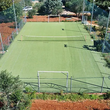 Nyaraló Frande - Con Ampia Piscina E Campo Da Gioco Privato *