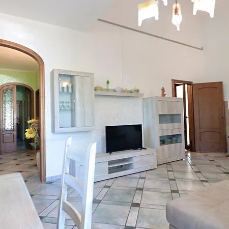 Vakantiehuis Frande - Con Ampia Piscina E Campo Da Gioco Privato Alessano