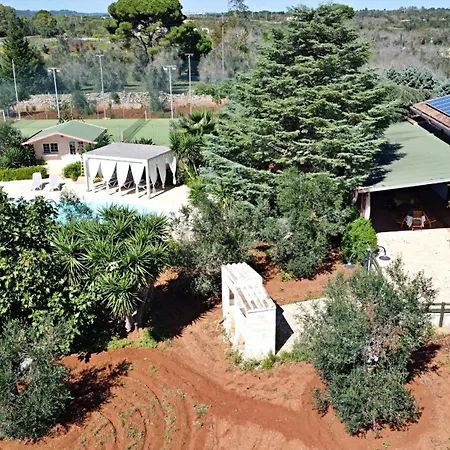 Frande - Con Ampia Piscina E Campo Da Gioco Privato Alessano