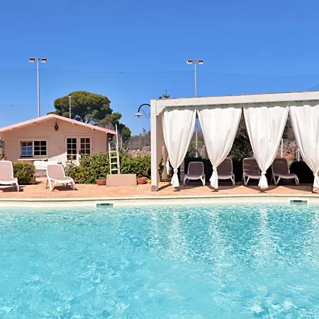 Frande - Con Ampia Piscina E Campo Da Gioco Privato Vakantiehuis *