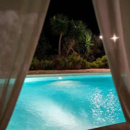 Frande - Con Ampia Piscina E Campo Da Gioco Privato * Alessano