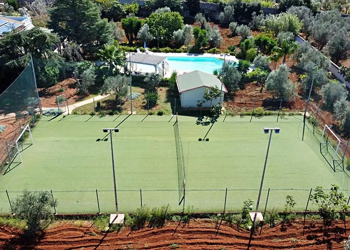 Frande - Con Ampia Piscina E Campo Da Gioco Privato Tatil Evi