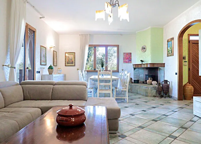 Tatil Evi Frande - Con Ampia Piscina E Campo Da Gioco Privato Alessano