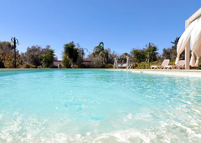 Frande - Con Ampia Piscina E Campo Da Gioco Privato בית נופש אלסאנו