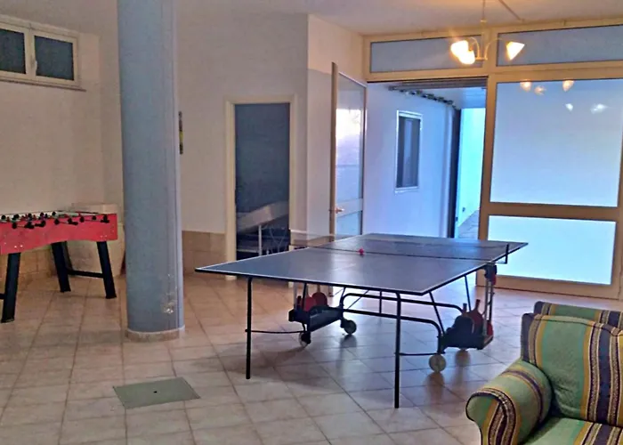 בית נופש Frande - Con Ampia Piscina E Campo Da Gioco Privato אלסאנו