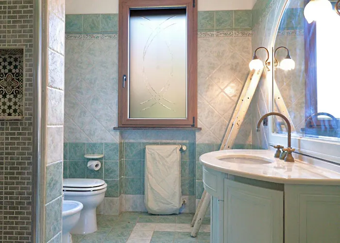 Frande - Con Ampia Piscina E Campo Da Gioco Privato בית נופש